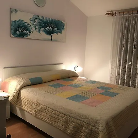 Apartment Ema