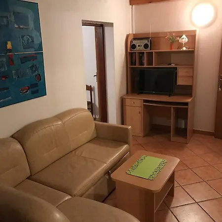 Ema Apartment *